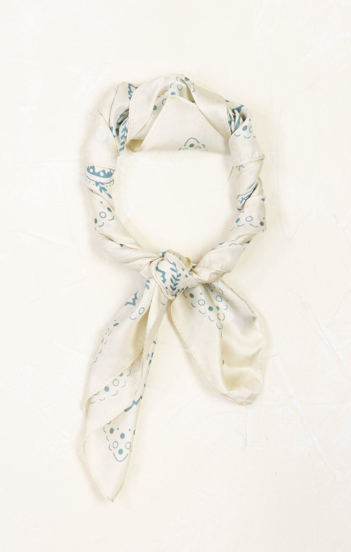 ‌Lightweight White Patterned Handkerchief‌