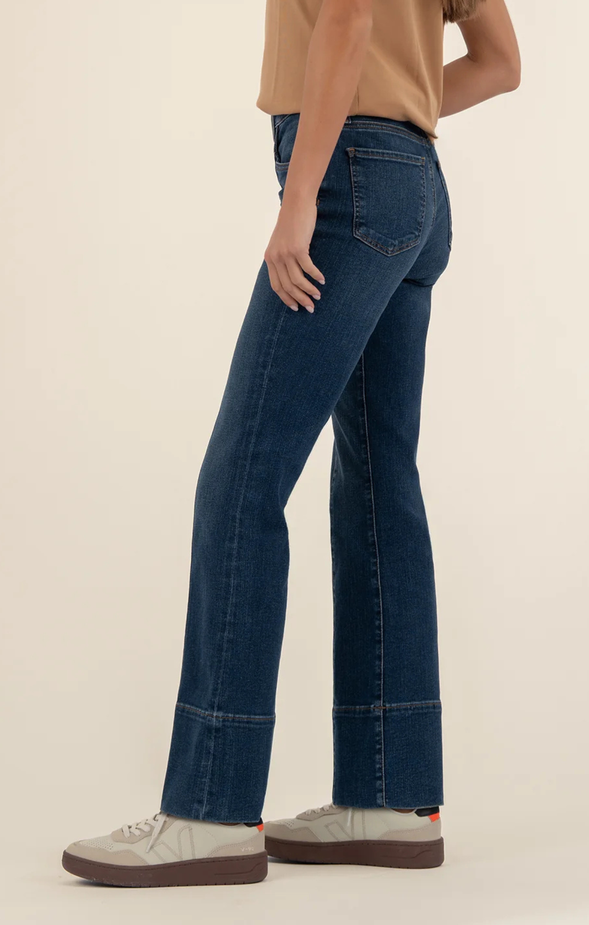 High-Rise Shape Magic Jeans