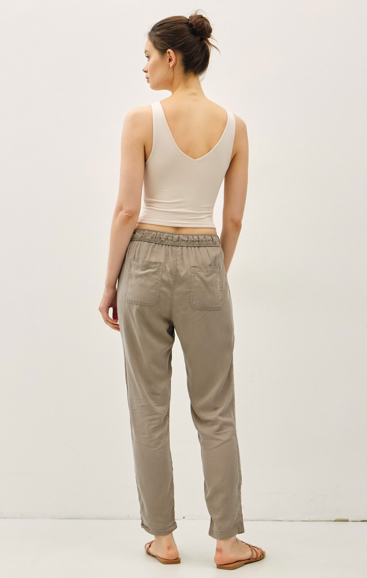 Carefree Office Head-turn Pants