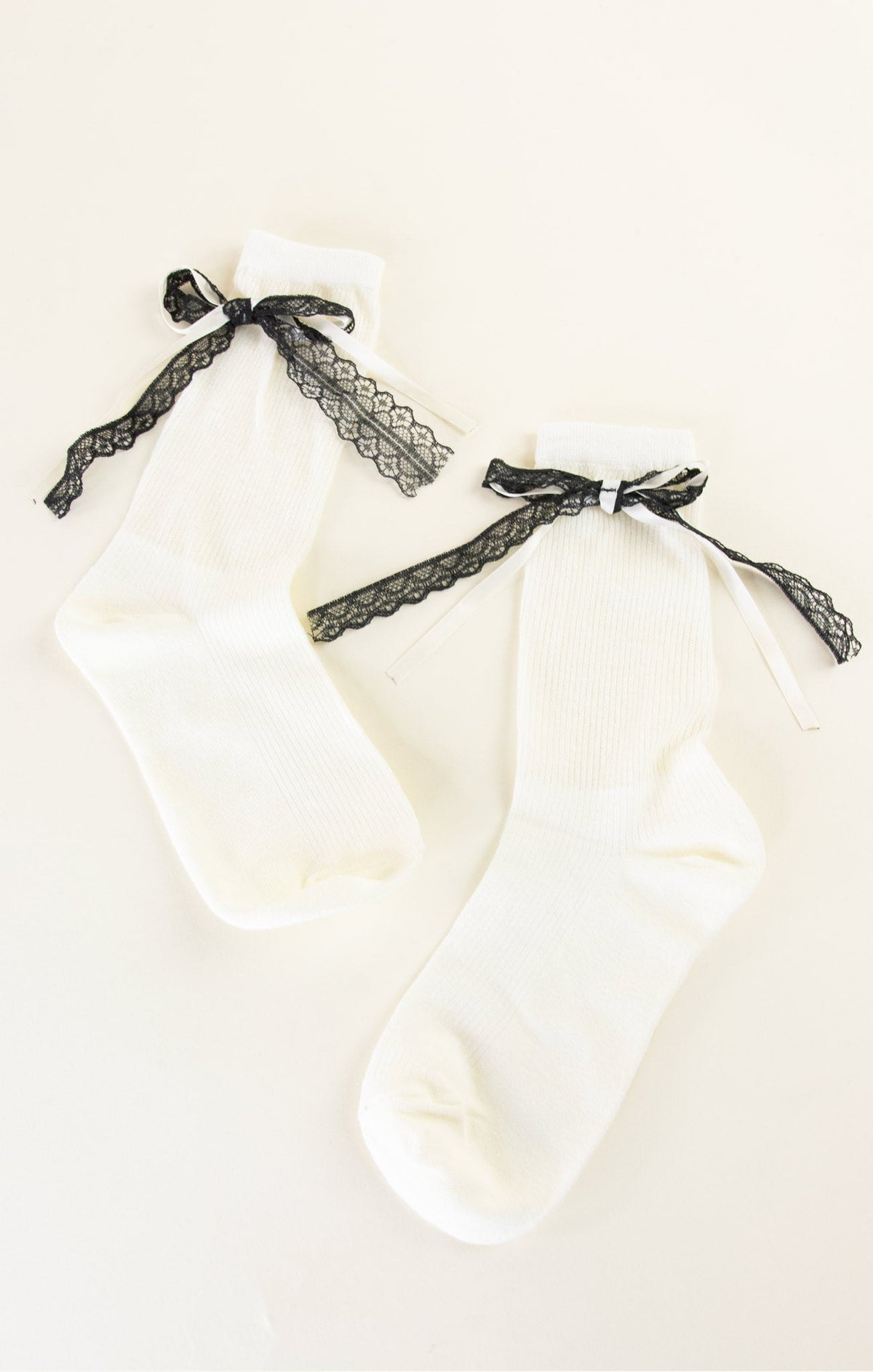 Sweet Bow Accent Socks