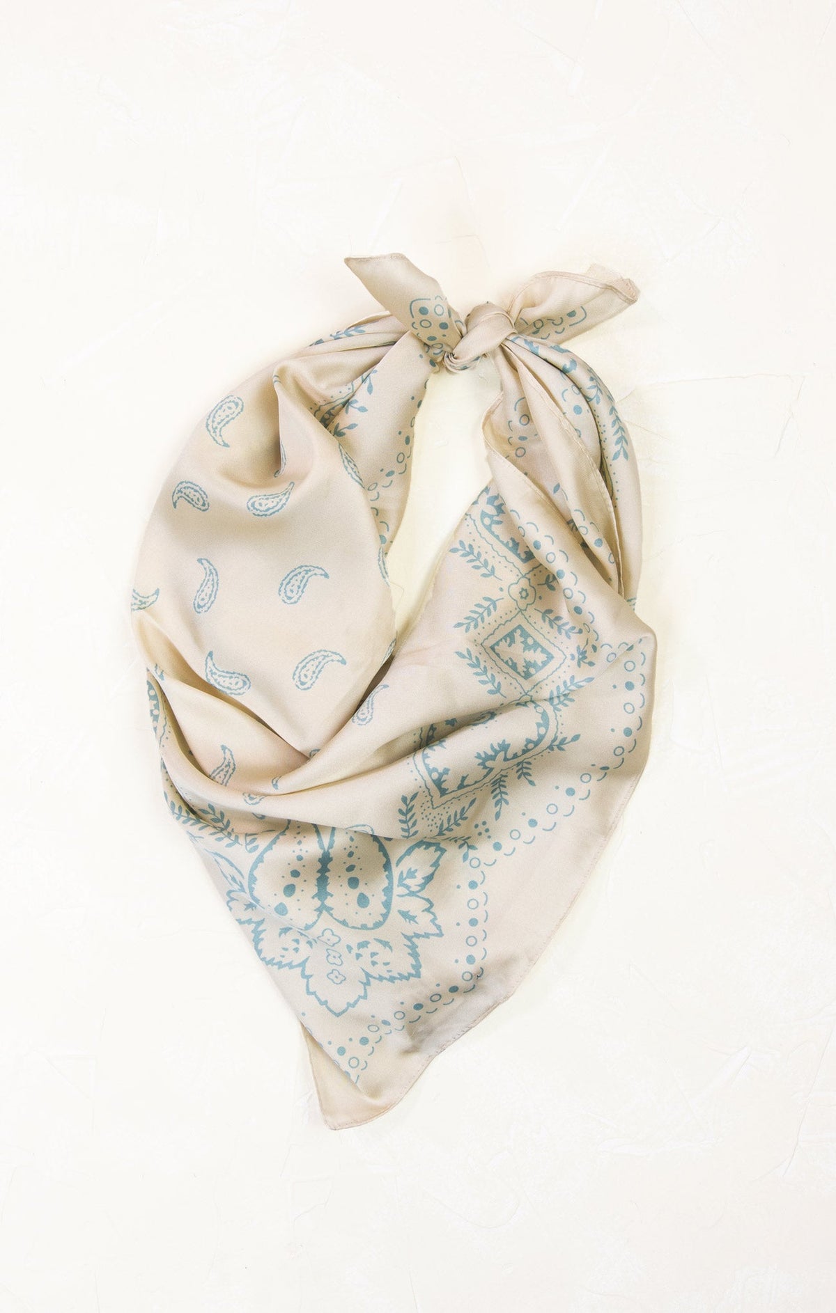 ‌Lightweight White Patterned Handkerchief‌